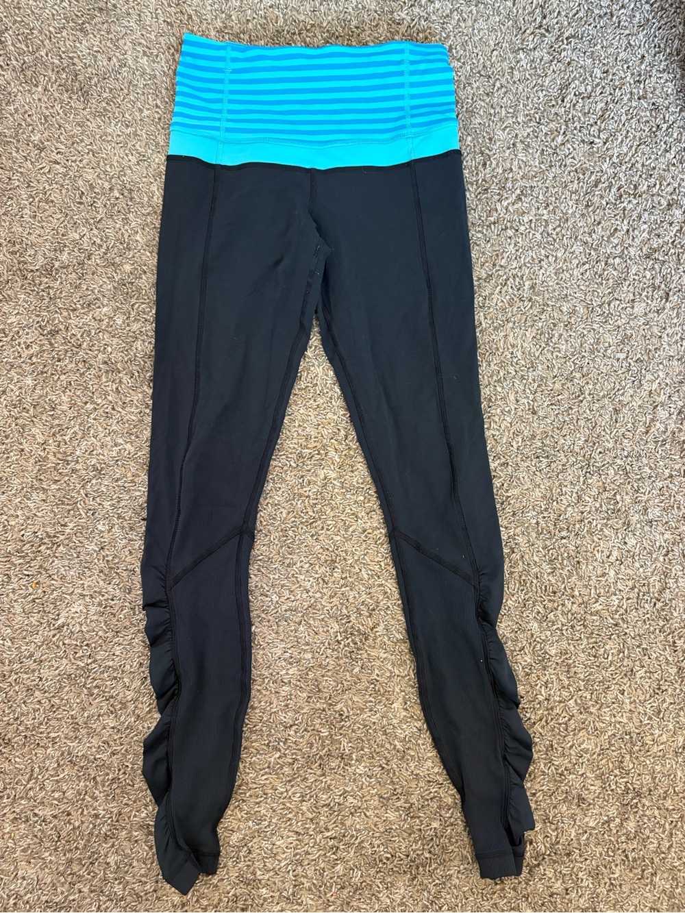 Lululemon Run Inspire Tight Reflective Ruffles Black Blue Rear Zip Sz 4